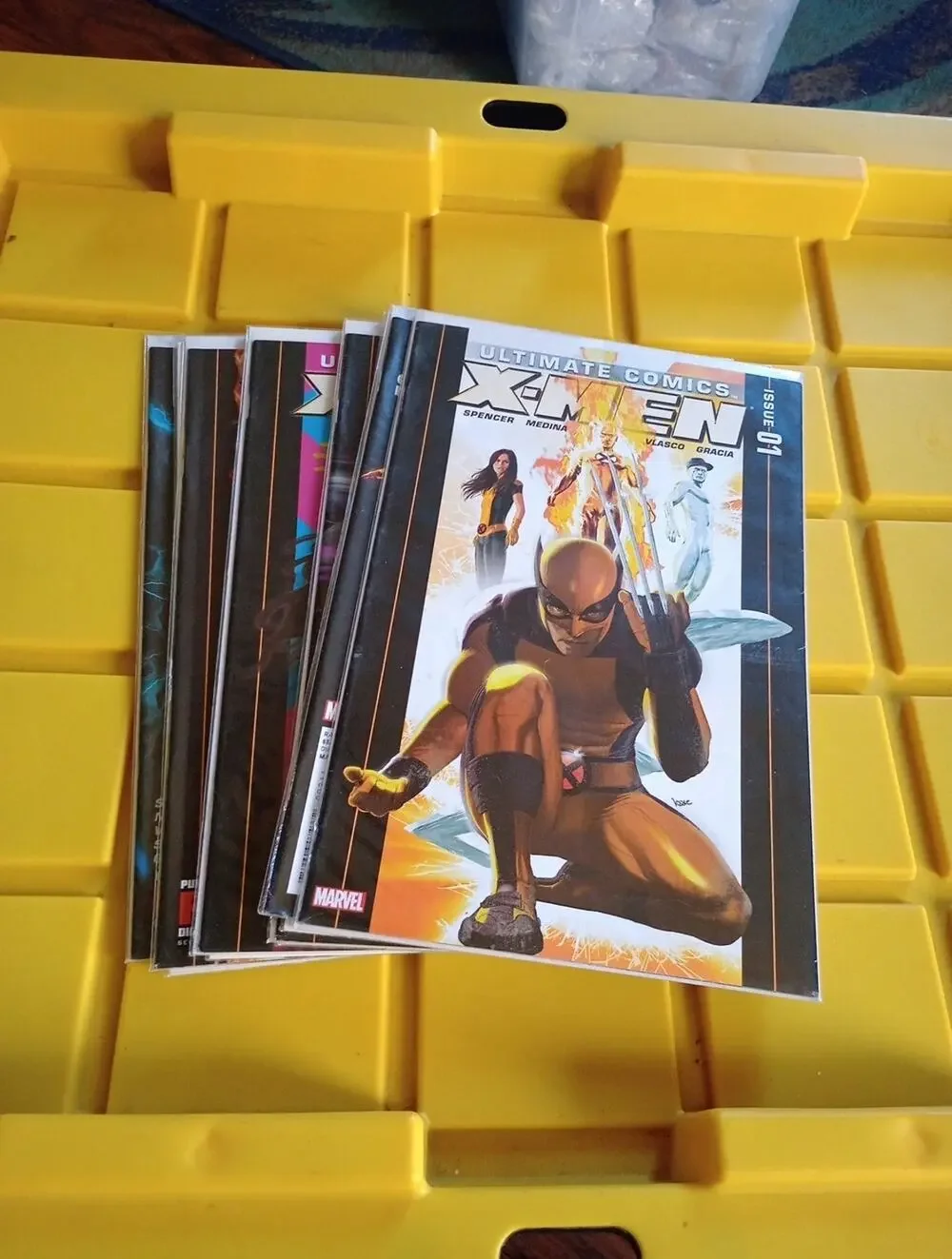 Ultimate X-Men #1-10, 14-25 Comic Lot Of 23 VF To NM 2011